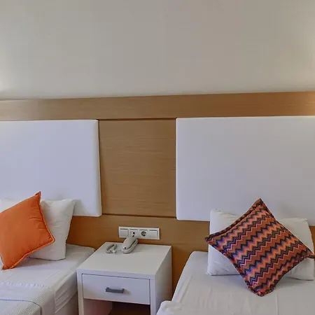 מלון Mersoy Bellavista (adults Only) איסמלר