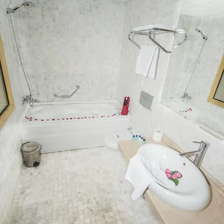 מלון Mersoy Bellavista (adults Only) איסמלר